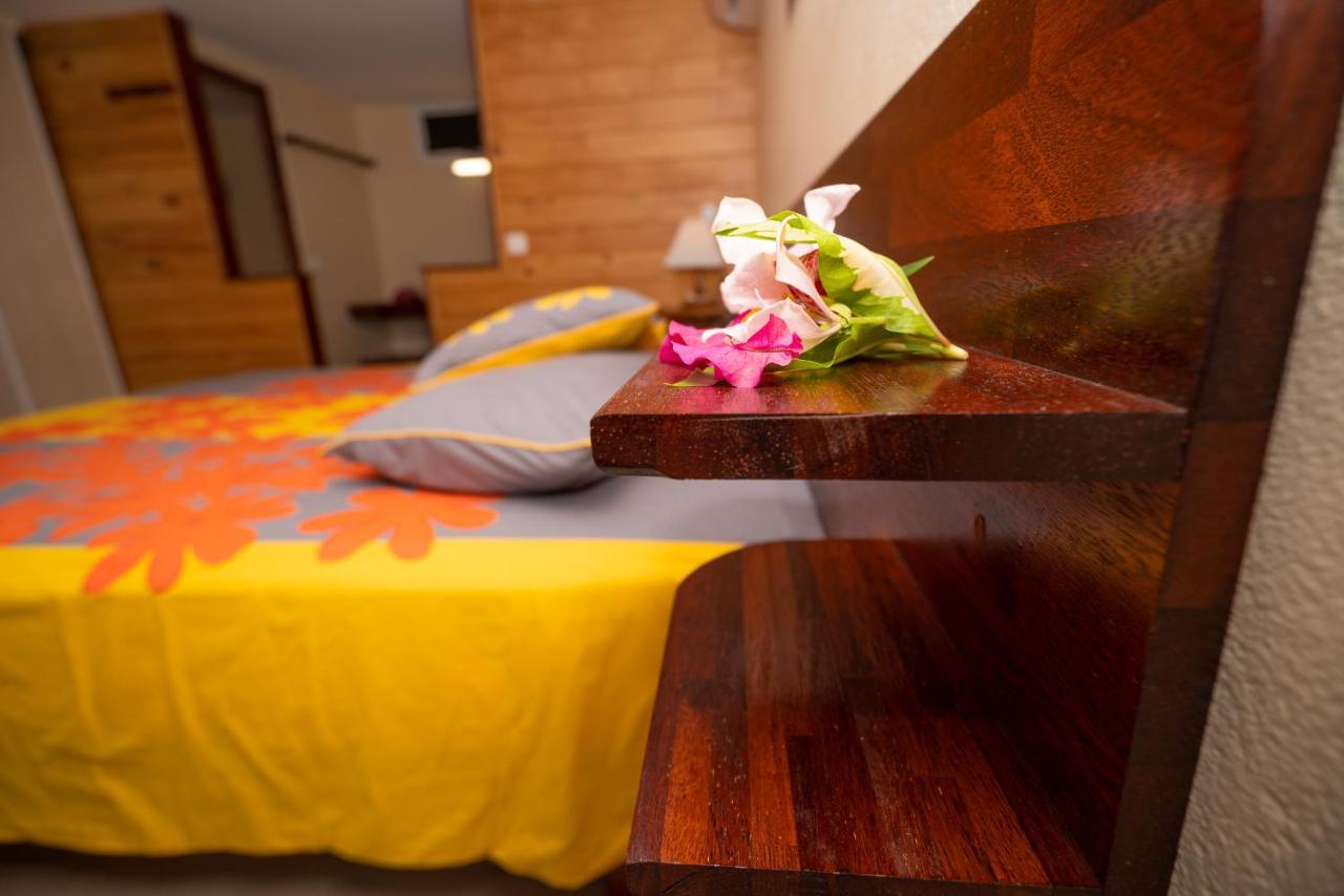 Bora Bora Holiday'S Lodge Екстер'єр фото